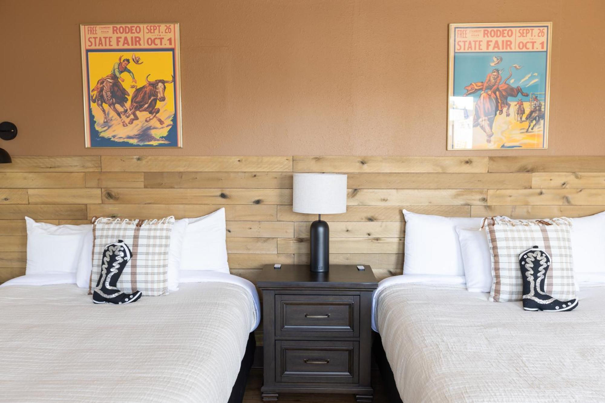 The Golden Spur Hotel بانجوِتش الغرفة الصورة